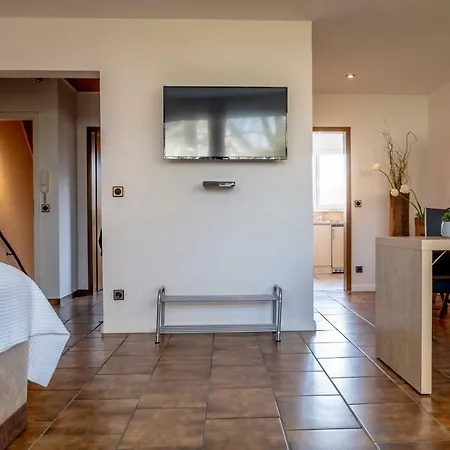 Helles Mit Eigenem Stellplatz Mülheim an der Ruhr