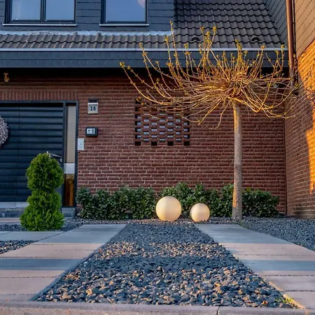 Helles Mit Eigenem Stellplatz Mülheim an der Ruhr