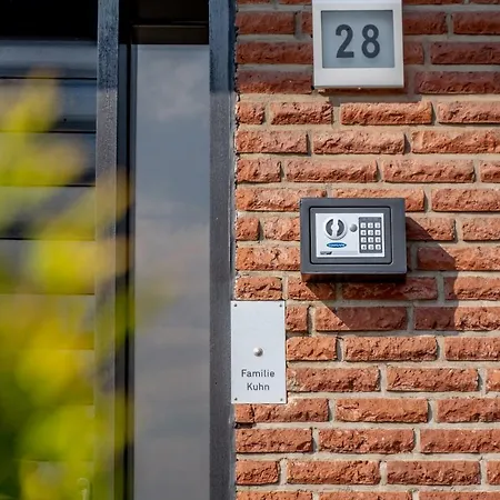 Helles Mit Eigenem Stellplatz Apartament *