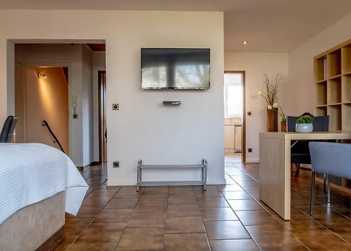 Helles Mit Eigenem Stellplatz Mülheim an der Ruhr