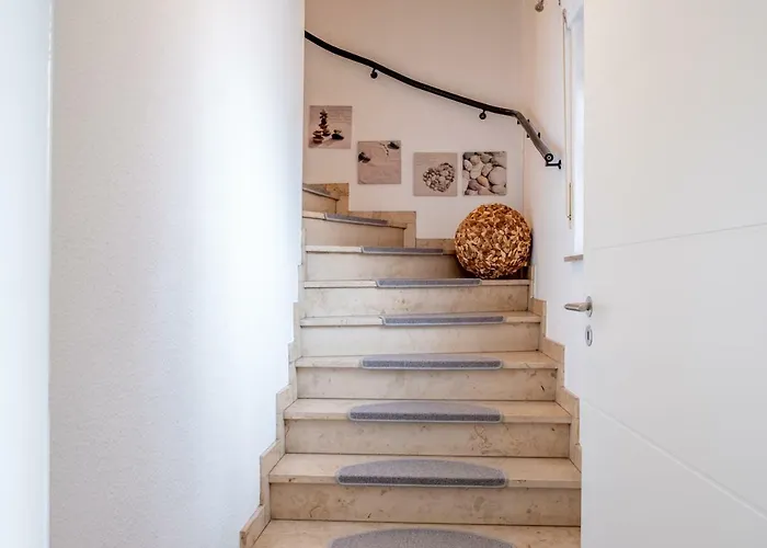 Helles Mit Eigenem Stellplatz * Mülheim an der Ruhr